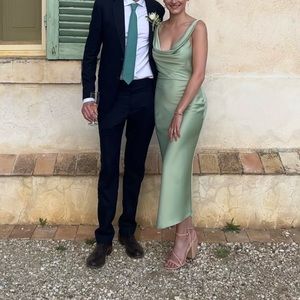 Michael Costello x Revolve Kylen midi in Sage. Size  S